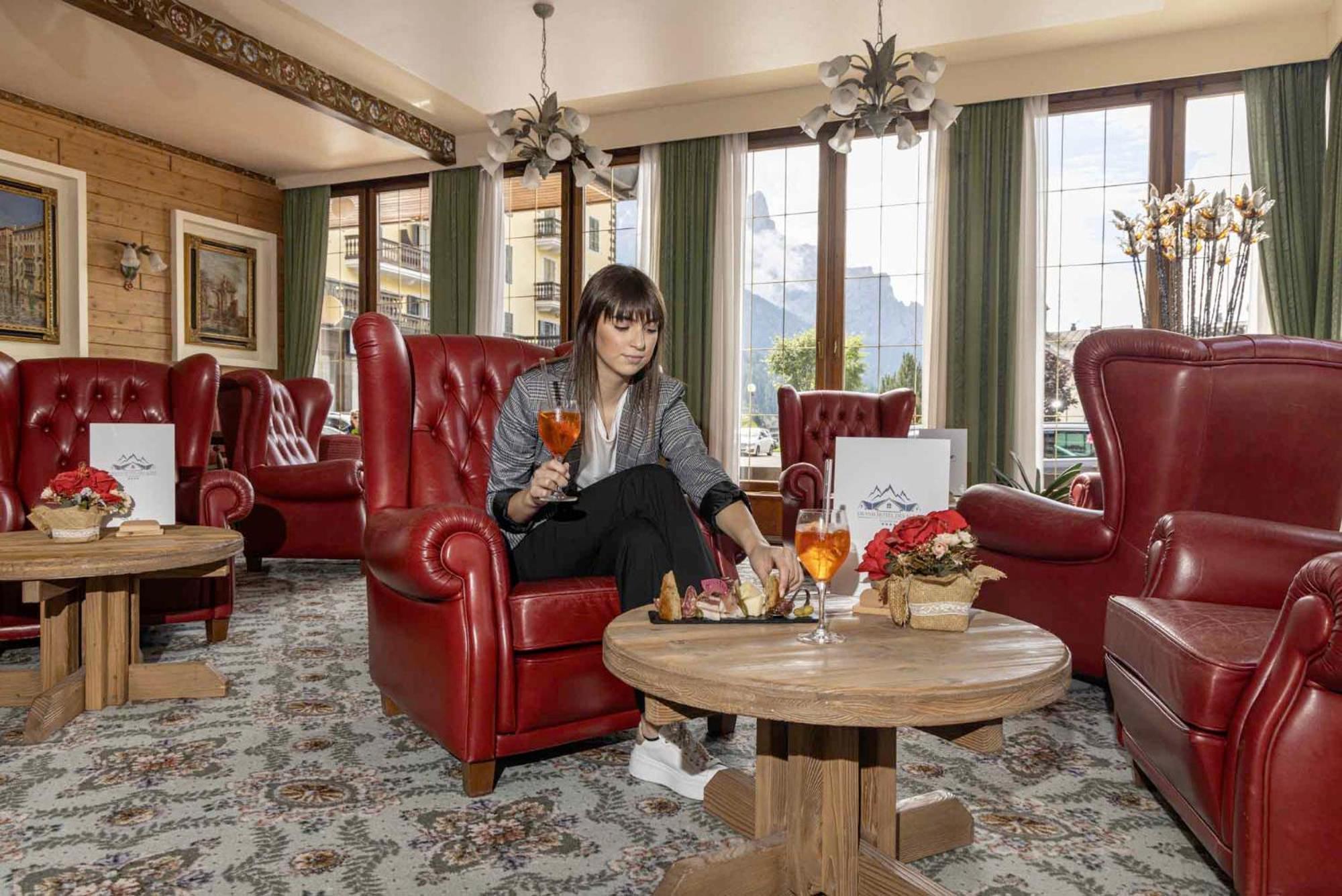 G. Hotel Des Alpes Сан-Мартино-ди-Кастроцца Экстерьер фото