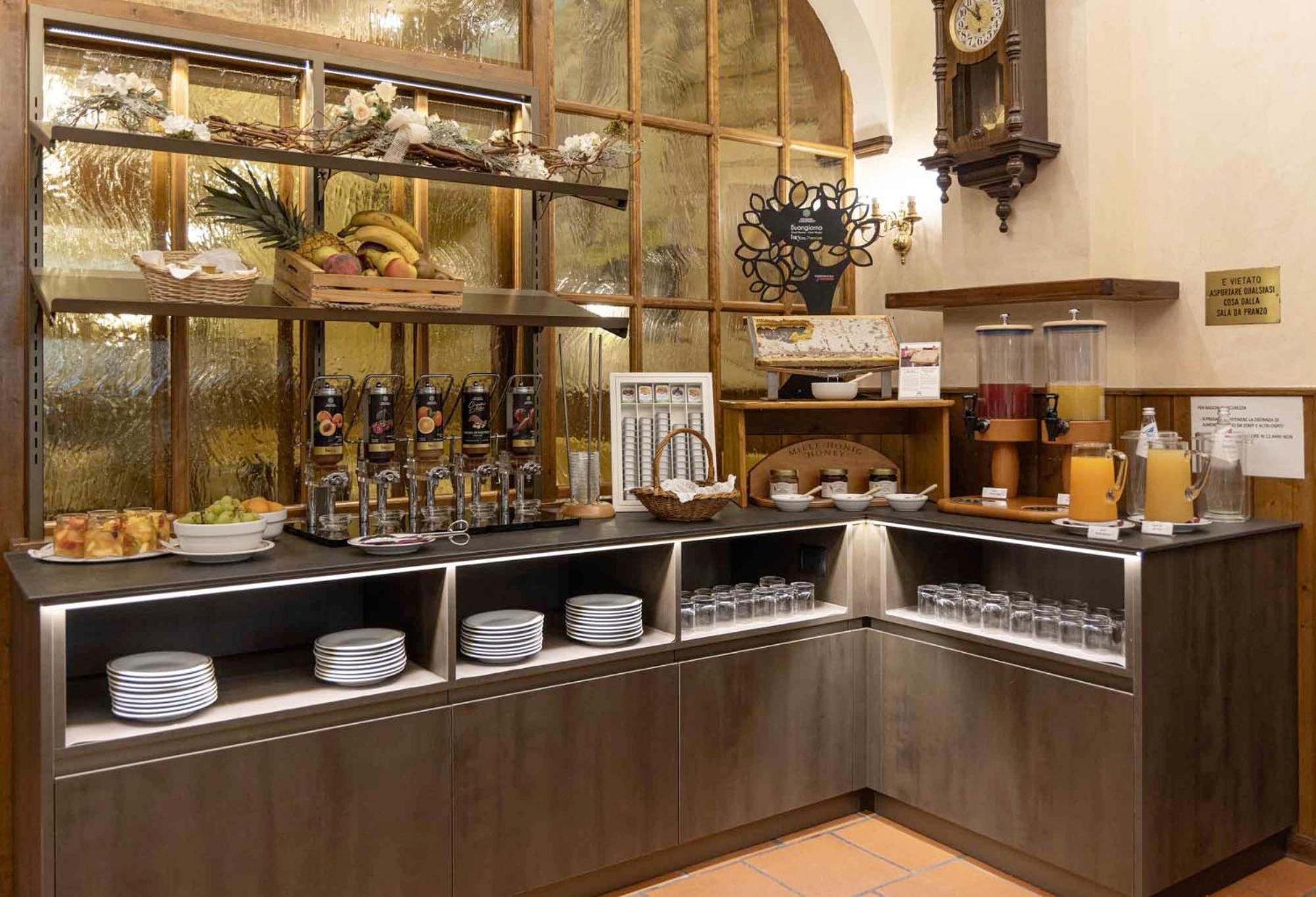 G. Hotel Des Alpes Сан-Мартино-ди-Кастроцца Экстерьер фото