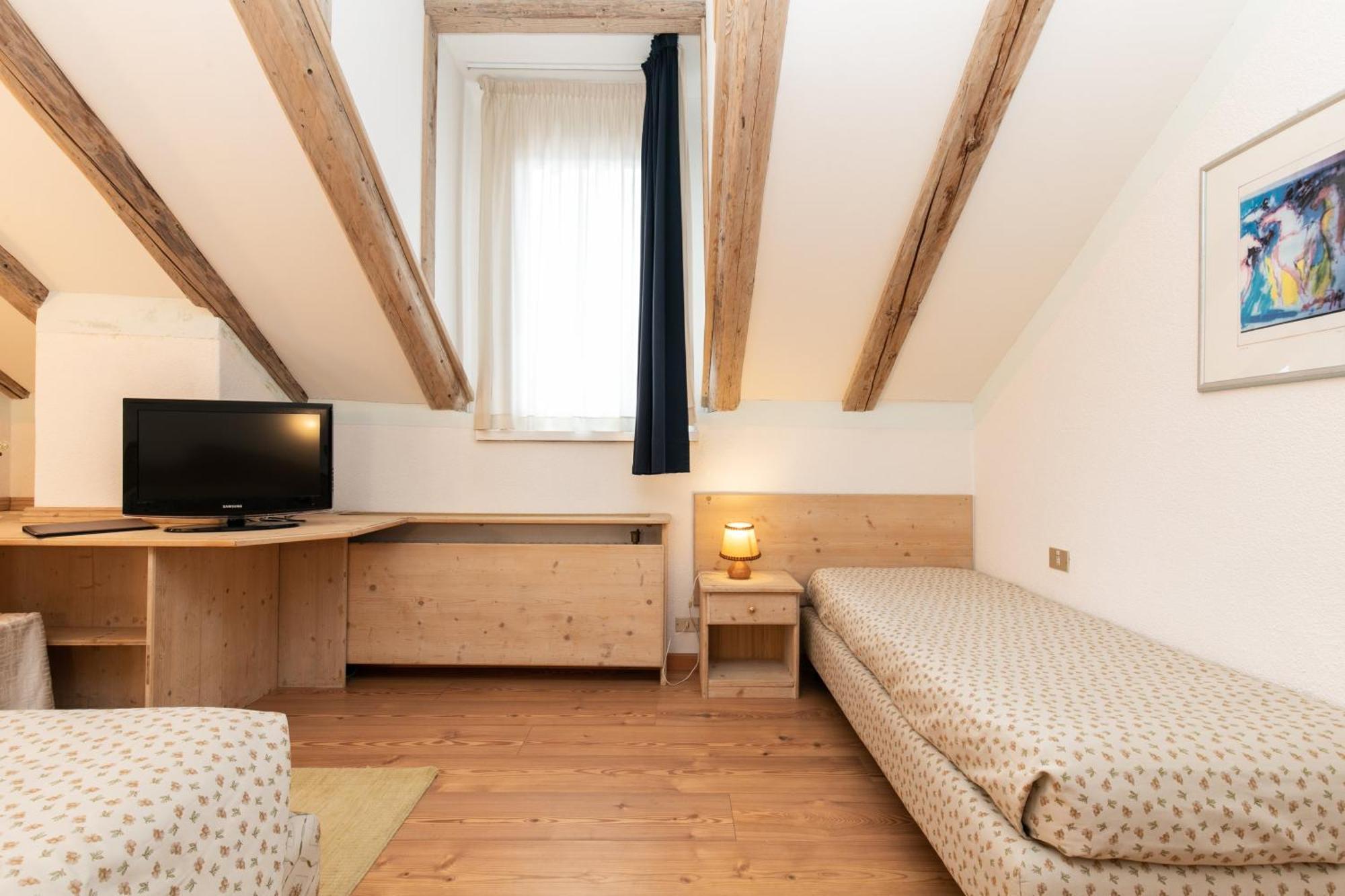 G. Hotel Des Alpes Сан-Мартино-ди-Кастроцца Экстерьер фото